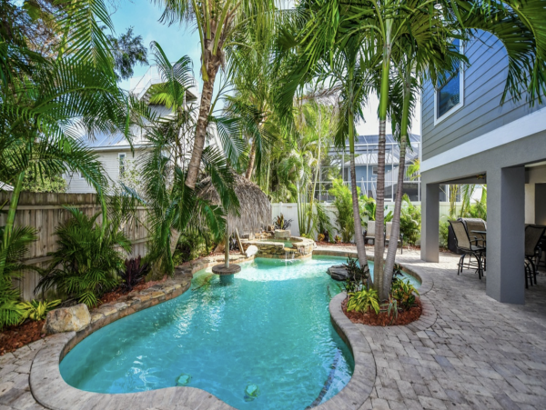 6 Bedroom No Roads to Cross to Beach Anna Maria Rental